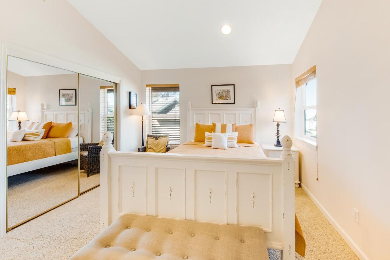 Yaquina Lighthouse View Beach Home Newport Bagian luar foto
