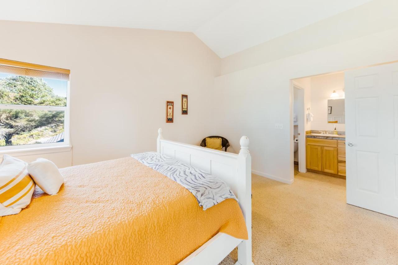 Yaquina Lighthouse View Beach Home Newport Bagian luar foto