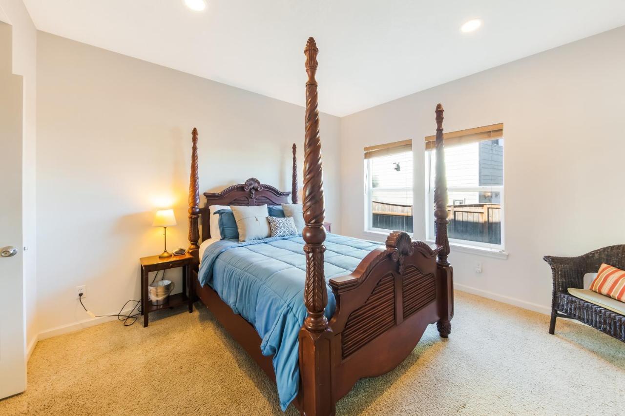 Yaquina Lighthouse View Beach Home Newport Bagian luar foto